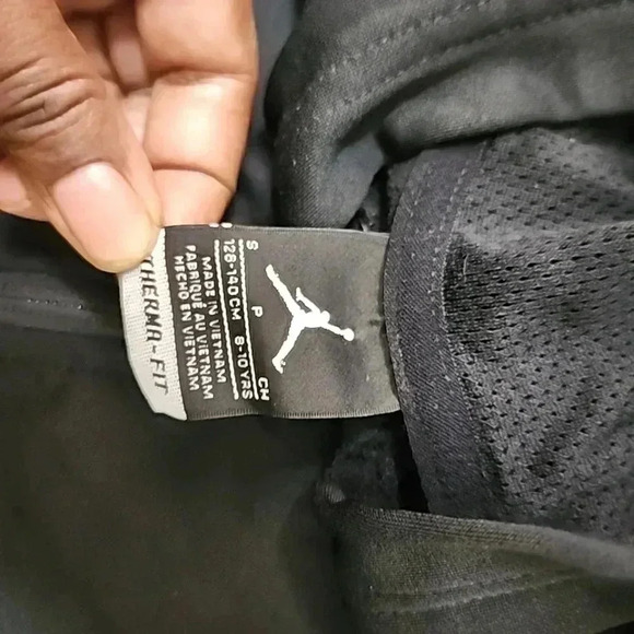 Jordan Boys Track zip-up jacket. Size small - Picture 4 of 5